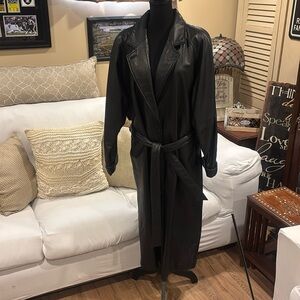 Women’s Close Leather Coat with zip out insulated liner XL